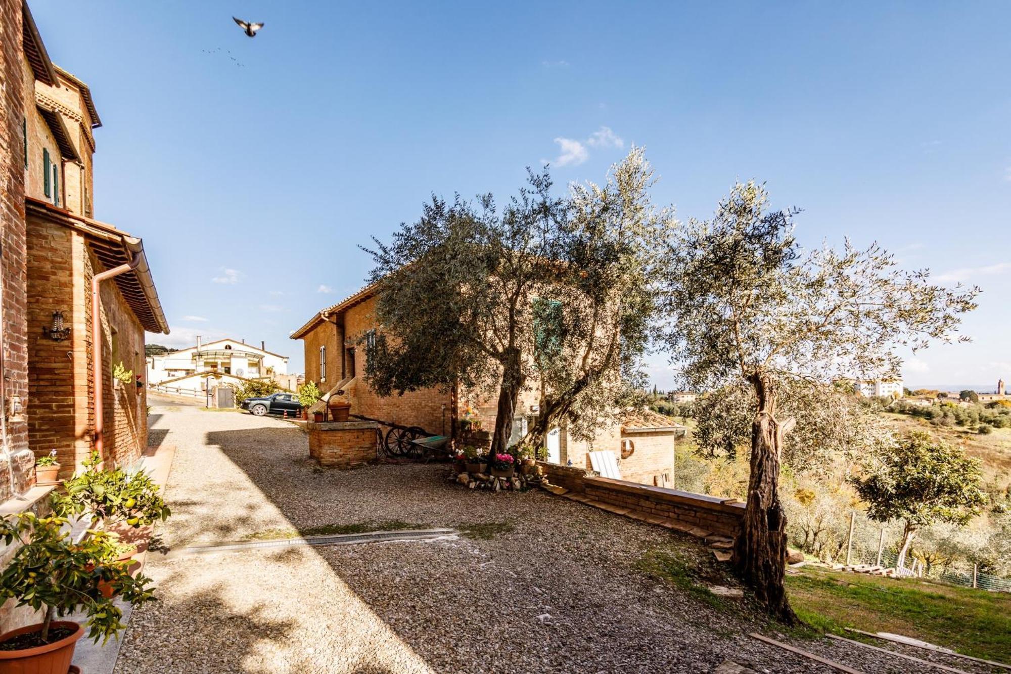 Porta Romana Elegant Apartments With Private Parking! Siena Exterior foto